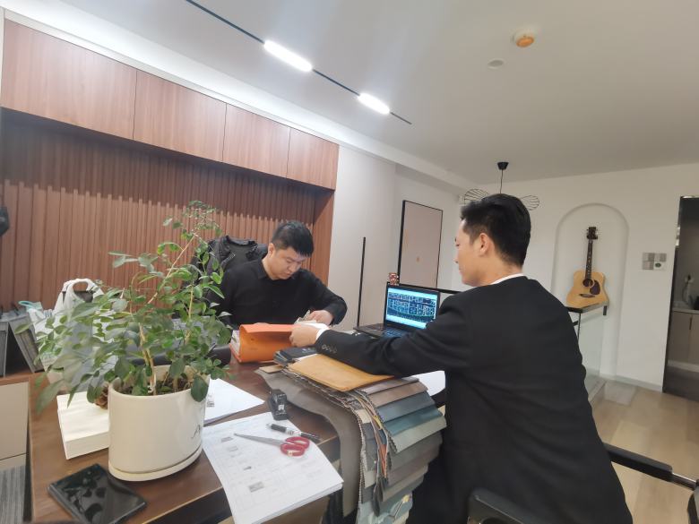 西安博菲克定制家具廠邊經(jīng)理與金月匯月子會所設(shè)計師對接方案.jpg
